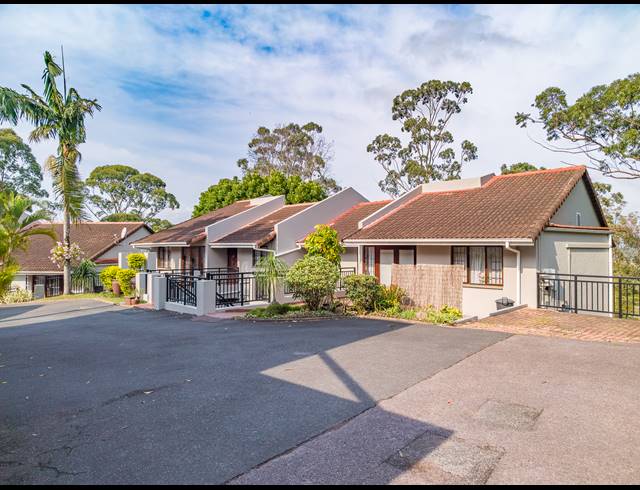 3 BEDROOM SIMPLEX FOR SALE IN COWIES HILL
